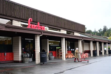 Longtime Bay Area Lucky’s grocery story to close